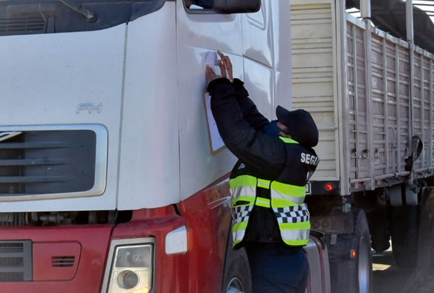 Colocarán fajas de seguridad a camiones en La Rioja