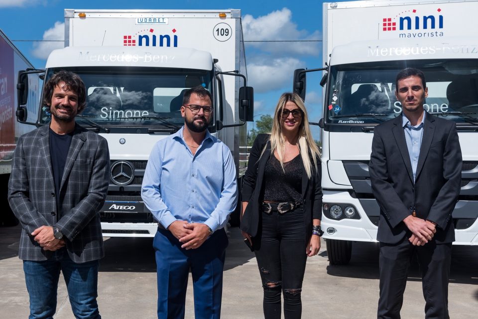 EL BORNE presente en la entrega de la nueva flota de camiones Mercedes-Benz a Nini SA a través de Simone