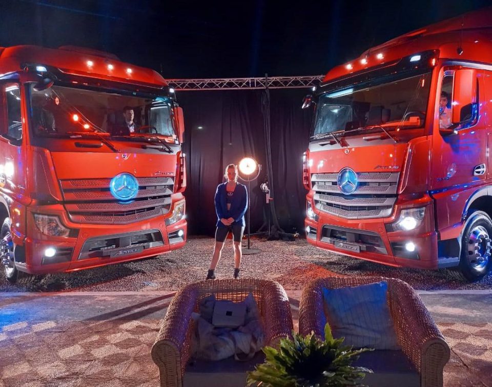 Viví Actros: EL BORNE presente en el lanzamiento de la nueva familia de camiones Mercedes Benz